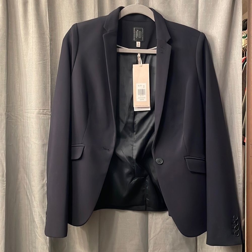 NWT. Women’s blazer. The Limited Brand. Size 4 Tall. Dark Navy.